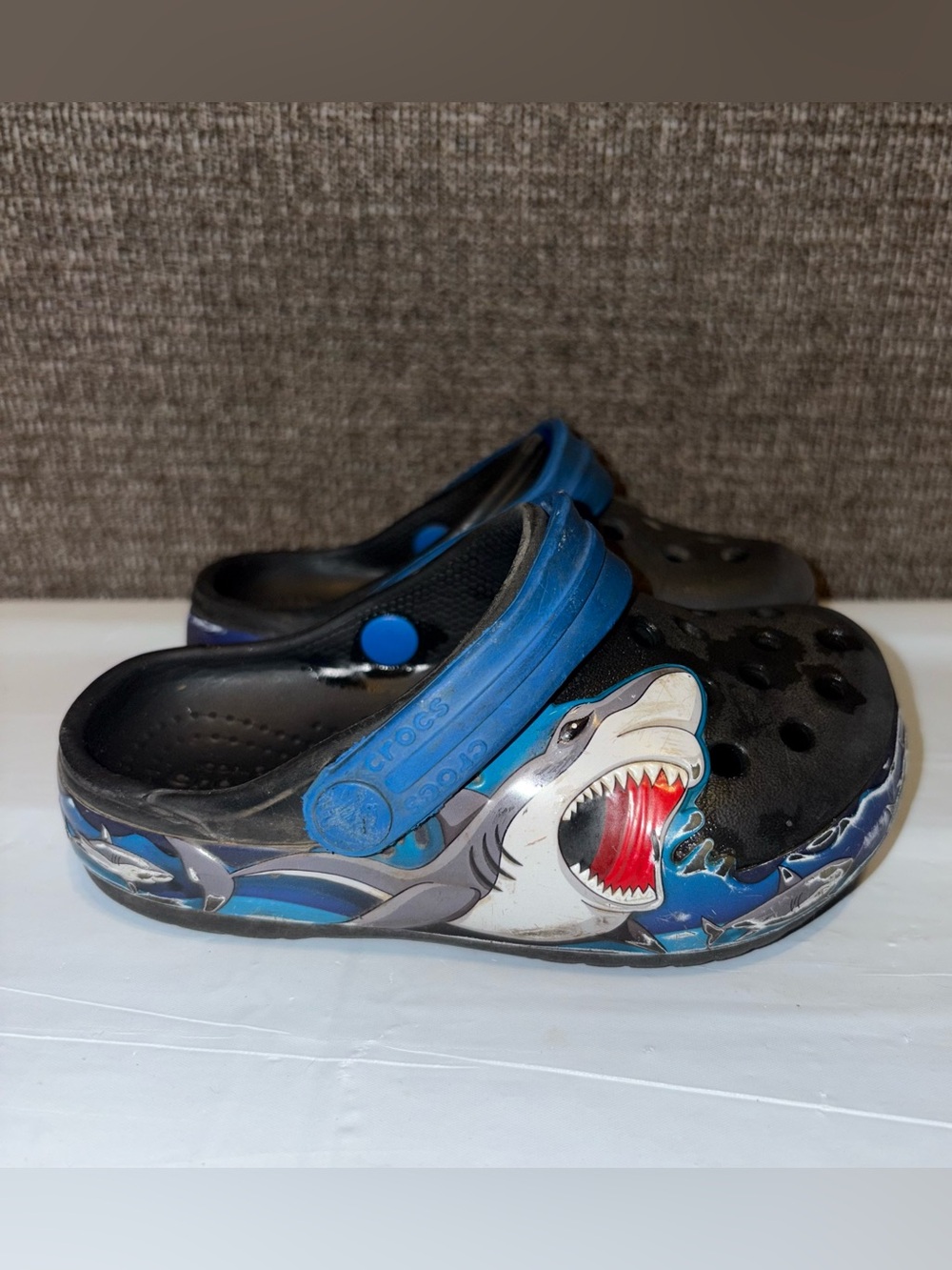 Crocs Sharks Toddler Size 7 Unisex Blue Black Slip On Clogs Beach Casual Play